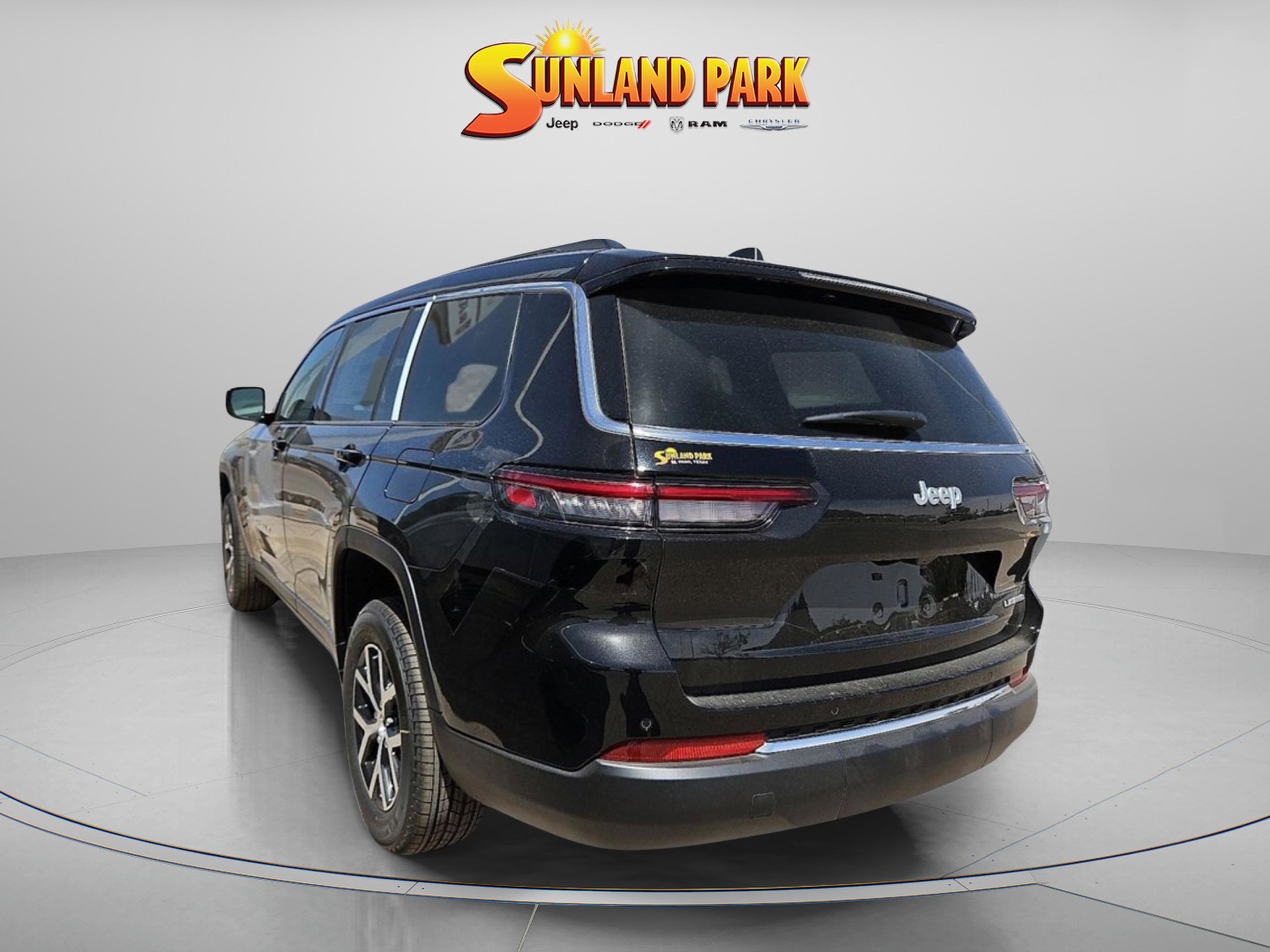 2025 Jeep Grand Cherokee Limited photo 3
