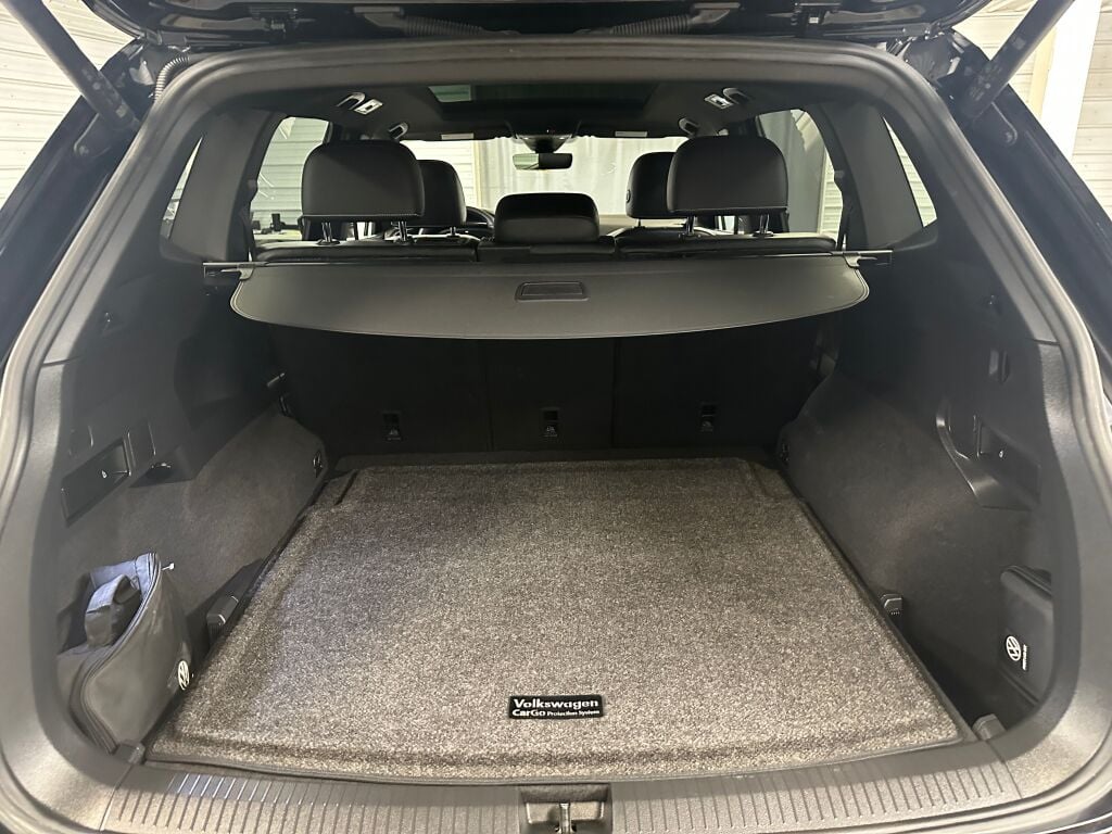 2022 Volkswagen Tiguan SEL Premium R-Line photo 21