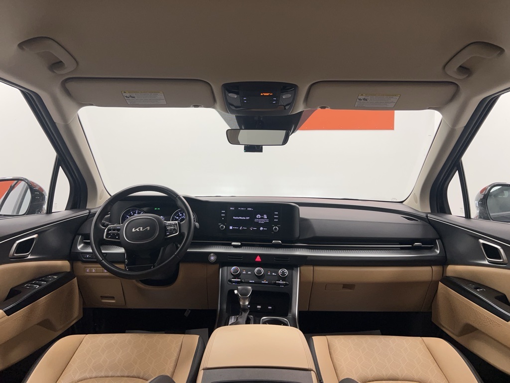 2024 Kia Carnival LX photo 12