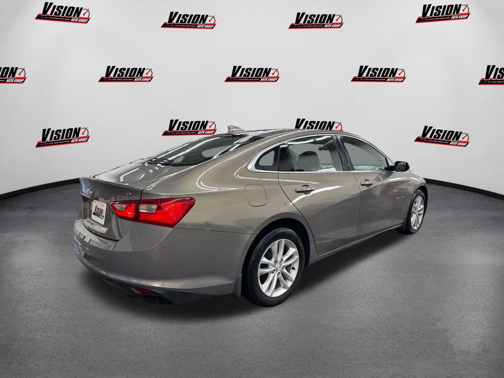 2018 Chevrolet Malibu 1LT photo 4