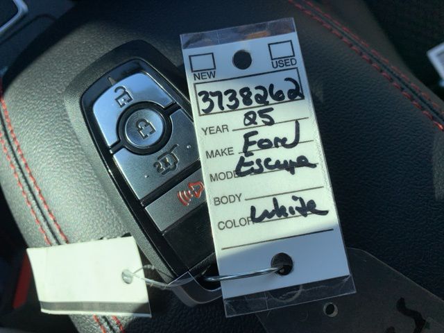 2025 Ford Escape ST-Line photo 32