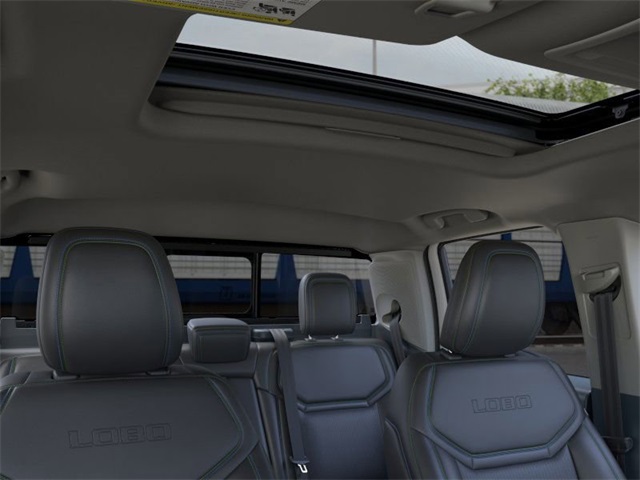 2025 Ford Maverick photo 9