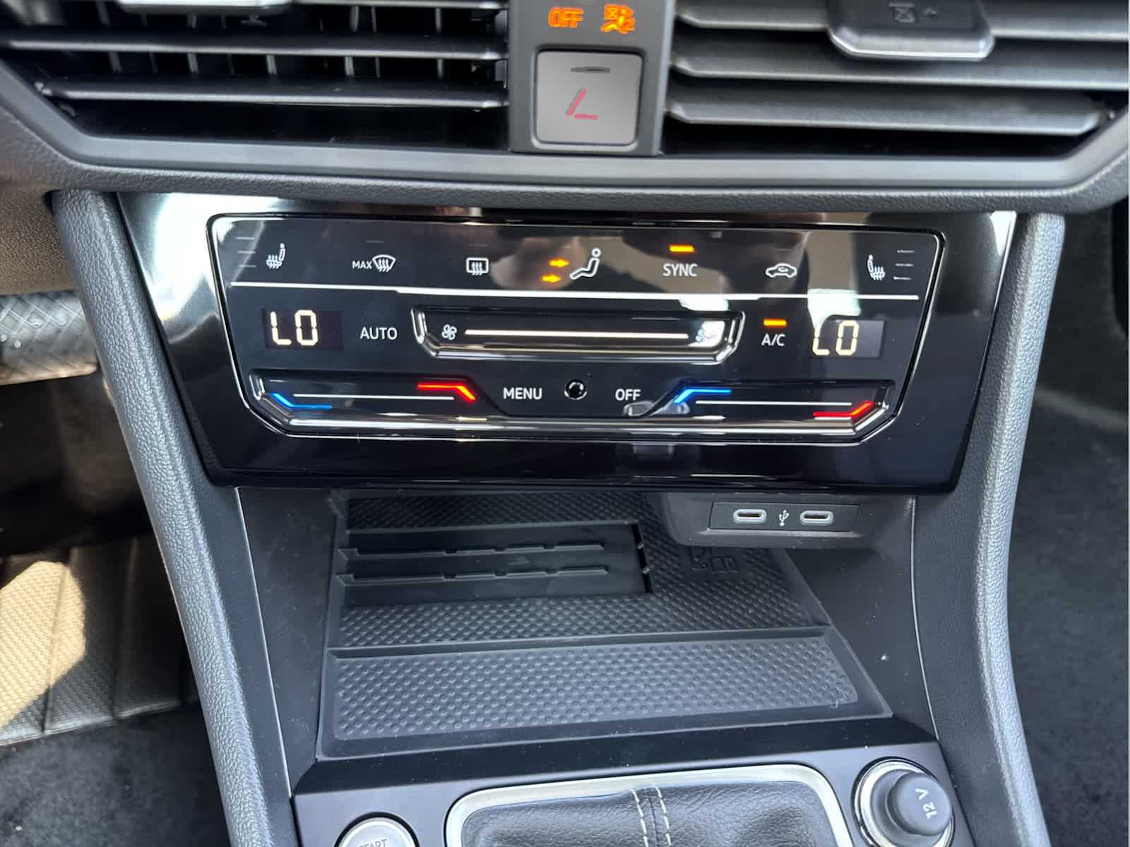 2025 Volkswagen Jetta SE photo 26