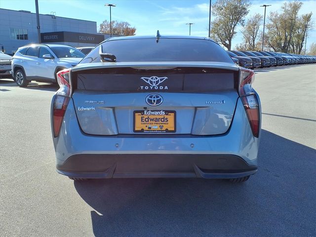 2018 Toyota Prius Four Touring photo 4