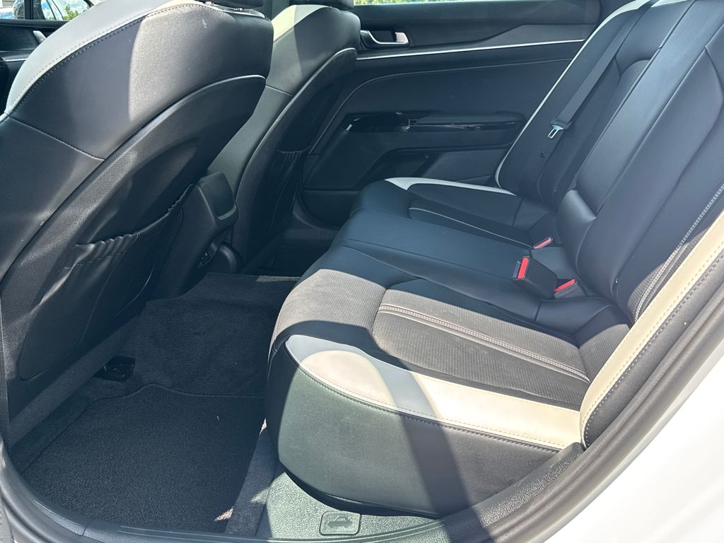 2025 Kia K5 GT-Line photo 18