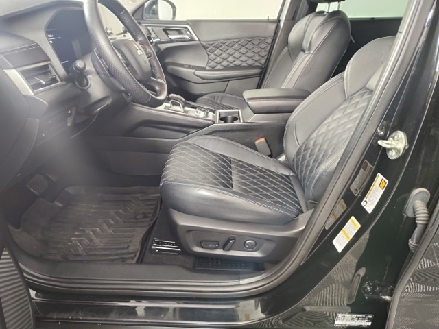 2023 Mitsubishi Outlander SEL photo 9
