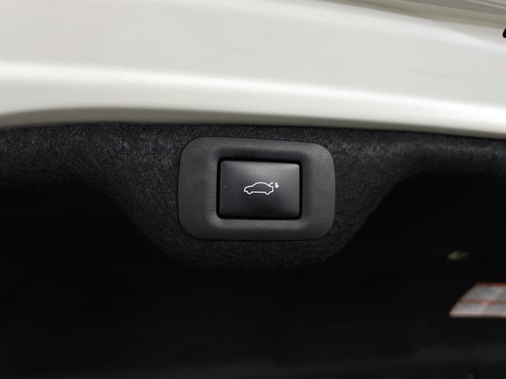 2025 Lexus ES Luxury photo 8
