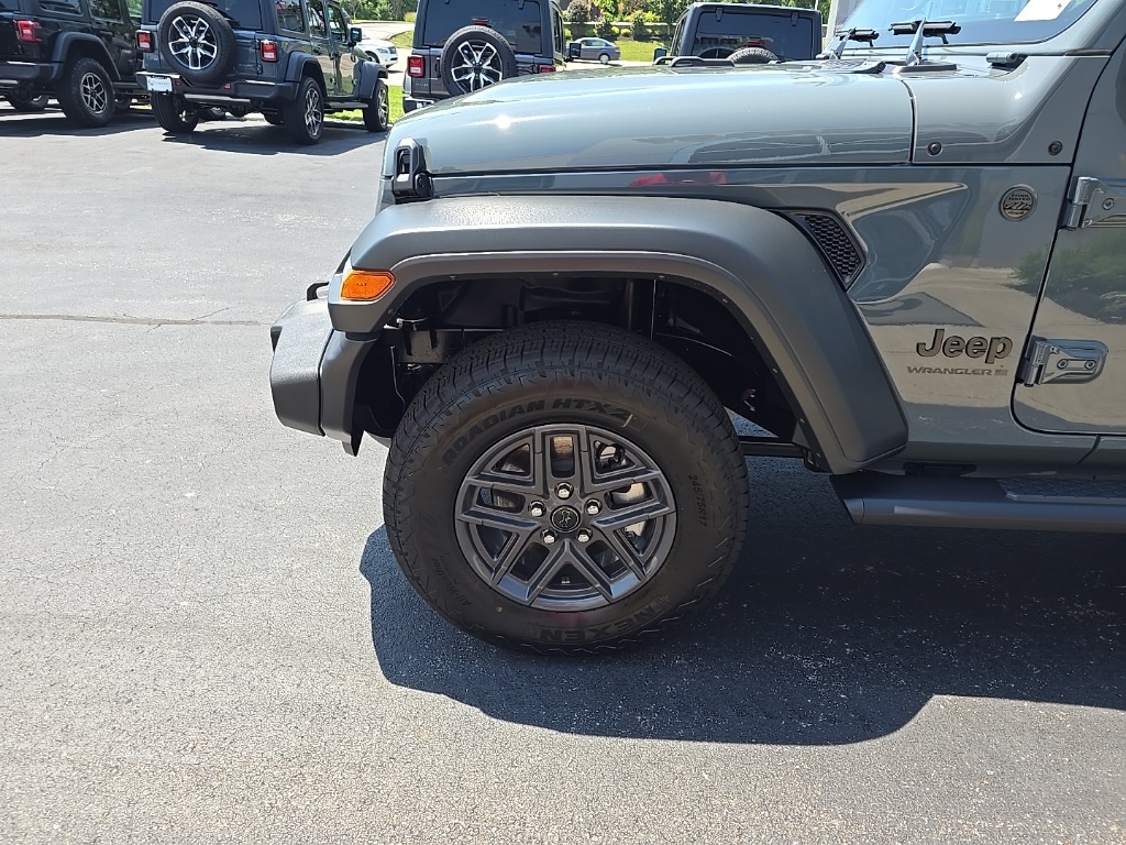 2025 Jeep Wrangler Sport S photo 13