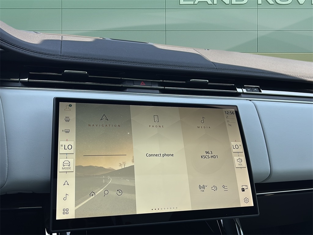 2025 Land Rover Range Rover Sport SE photo 16