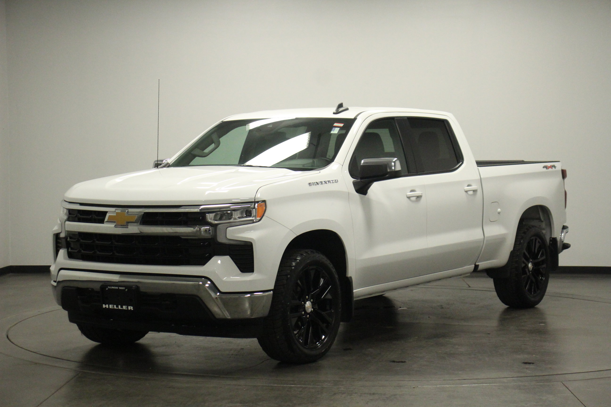 2024 Chevrolet Silverado 1500 LT photo 7