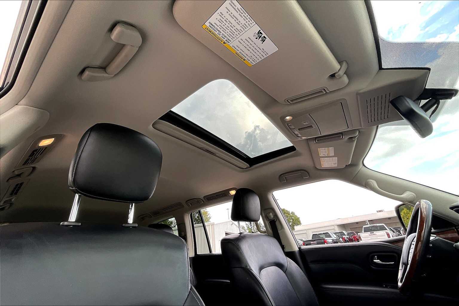 2019 Infiniti QX80 Luxe photo 13