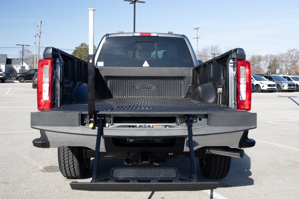 2025 Ford F-350 XLT photo 14