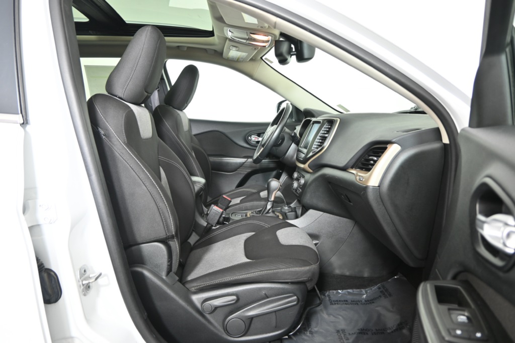 2014 Jeep Cherokee Latitude photo 12