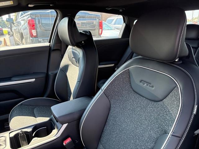 2025 Kia K4 GT-Line photo 2
