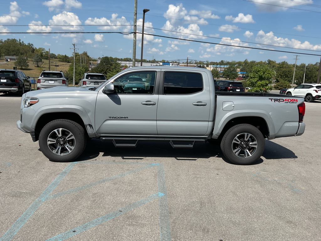 2018 Toyota Tacoma TRD Sport 4x4 Double Cab photo 2