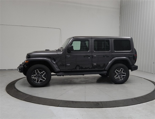 2025 Jeep Wrangler Sahara photo 4