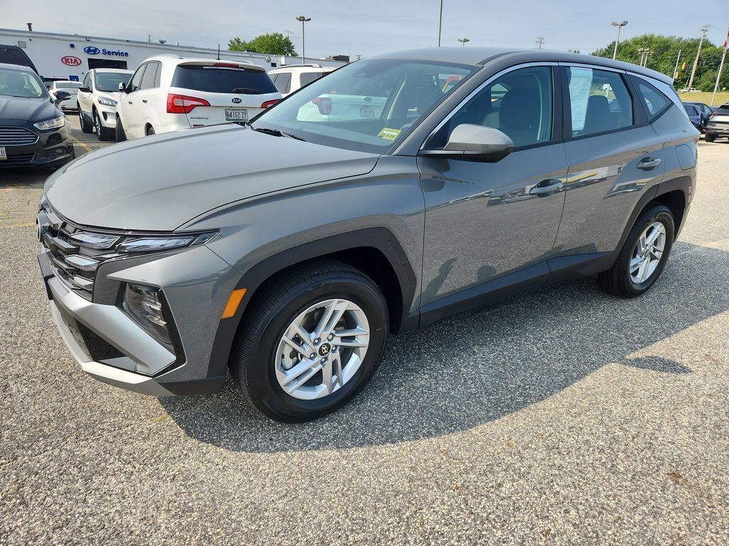 2025 Hyundai Tucson SE photo 2