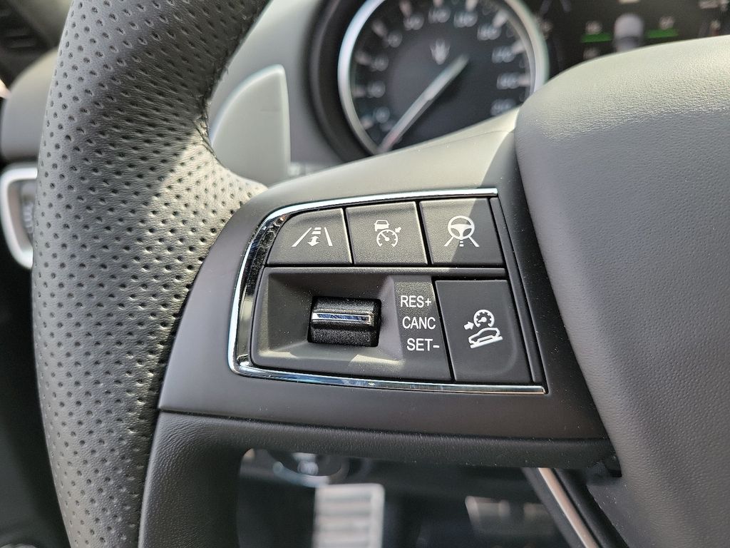 2023 Maserati Levante Trofeo photo 6