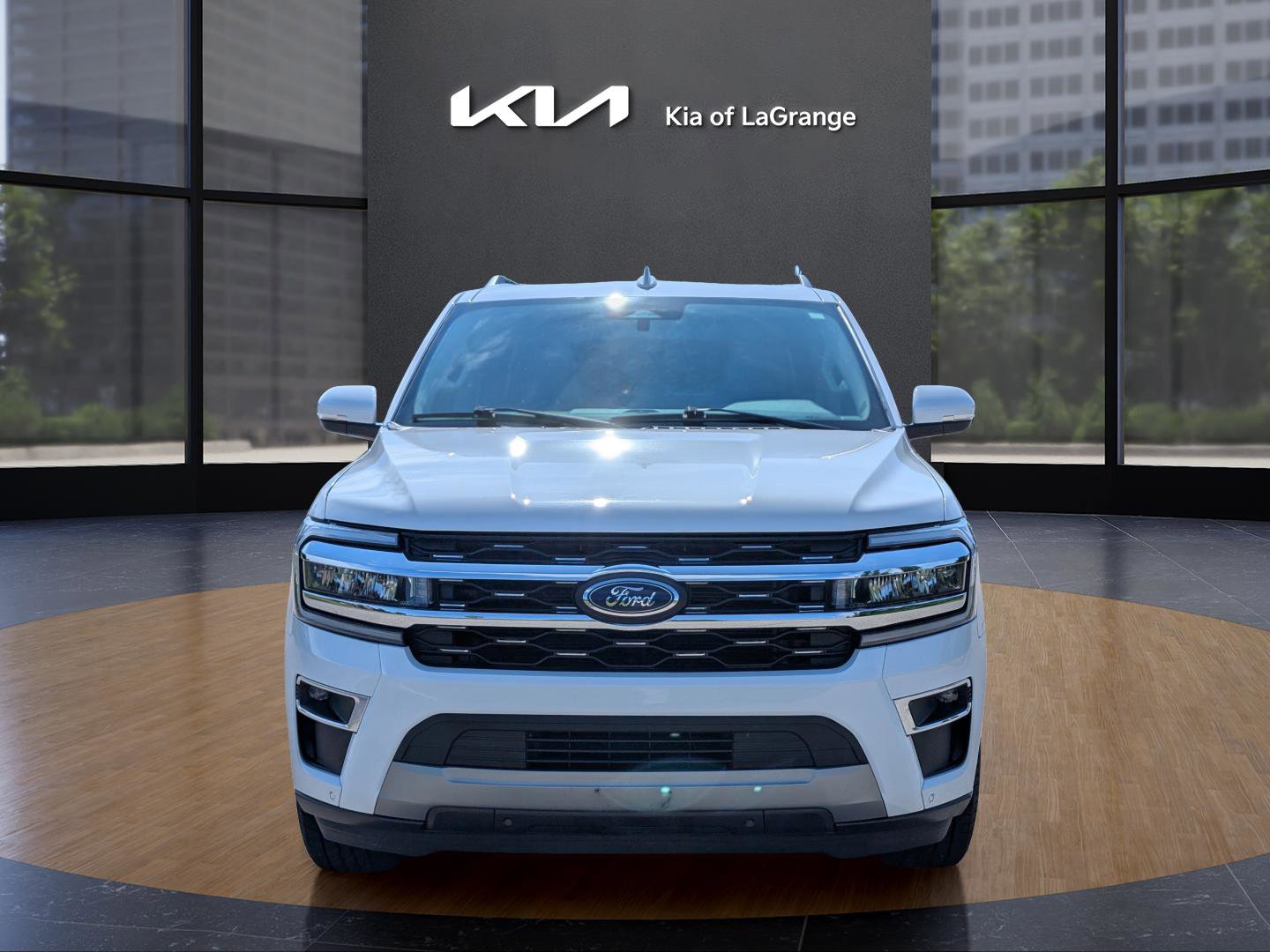 2024 Ford Expedition Limited photo 2