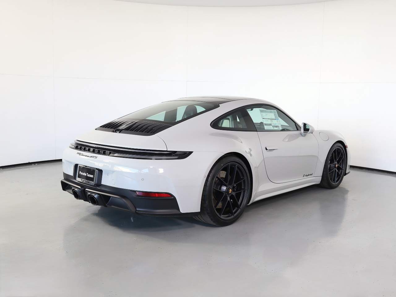 2026 Porsche 911 GTS photo 7