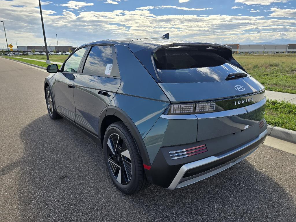 2025 Hyundai Ioniq 5 SE photo 3