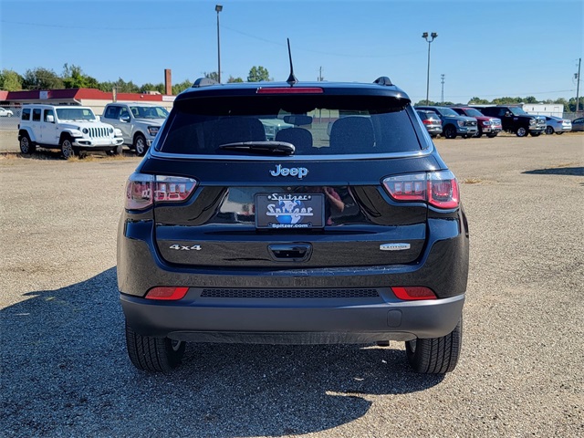 2019 Jeep Compass Latitude photo 4