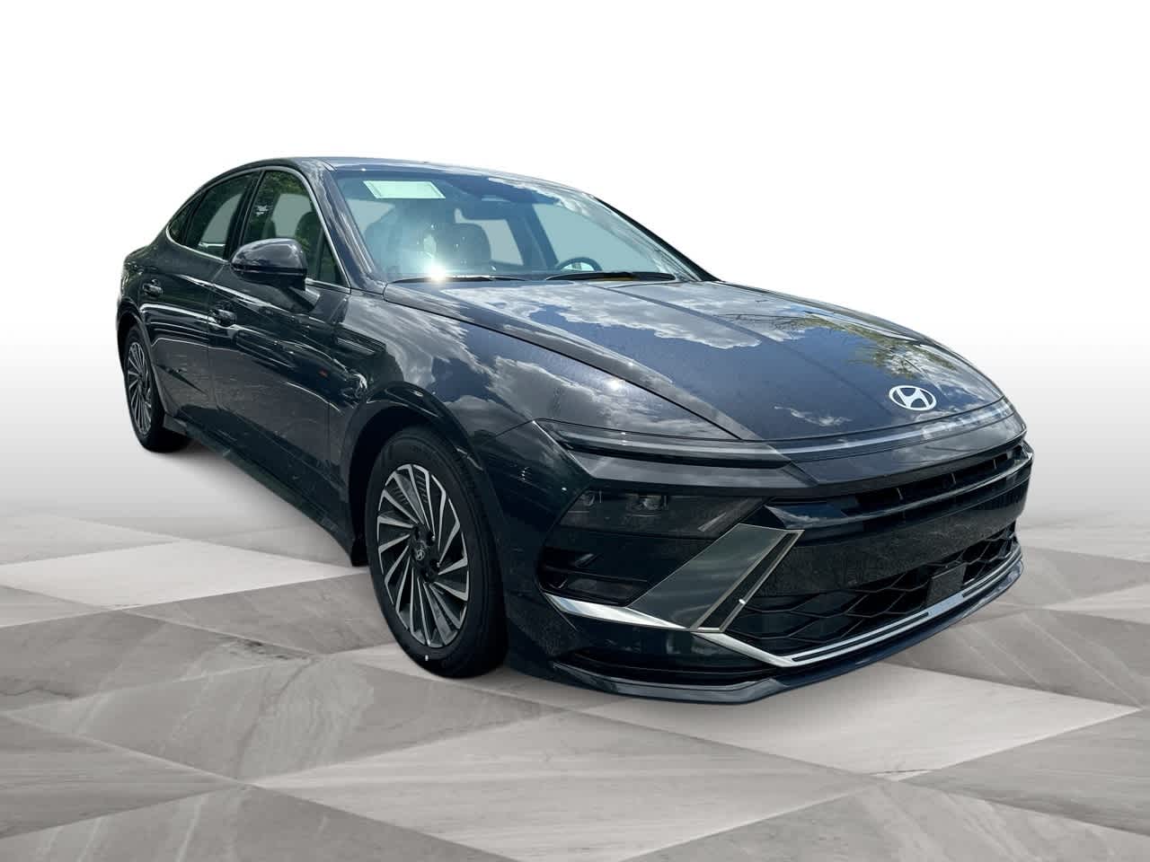 2025 Hyundai Sonata Hybrid SEL photo 2