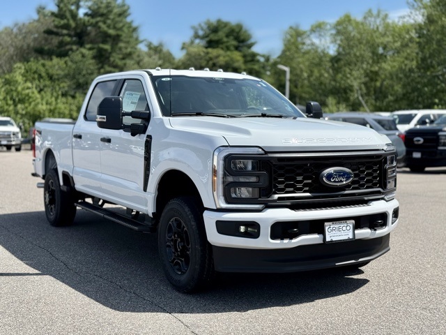 2025 Ford F-350 Super Duty XL's photo