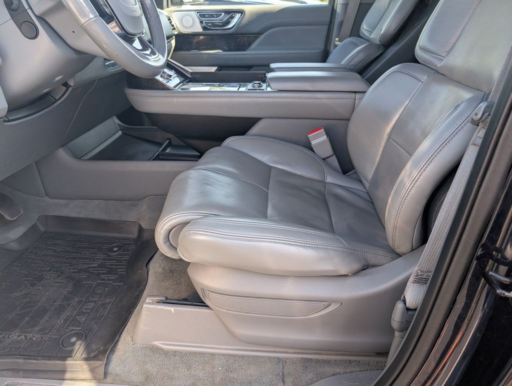 2021 Lincoln Navigator L Reserve photo 12
