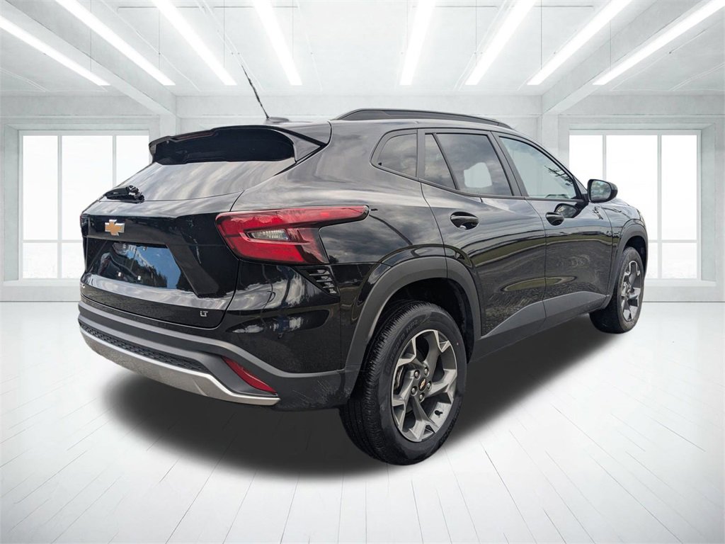 2024 Chevrolet Trax LT photo 3