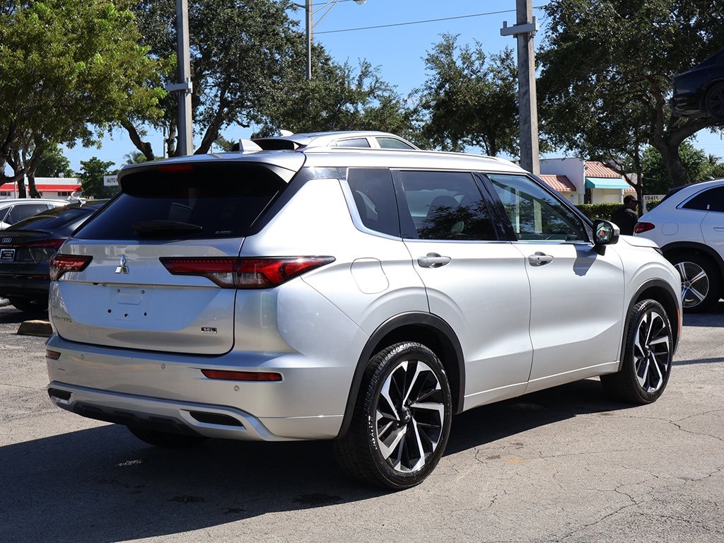 2022 Mitsubishi Outlander SEL photo 7
