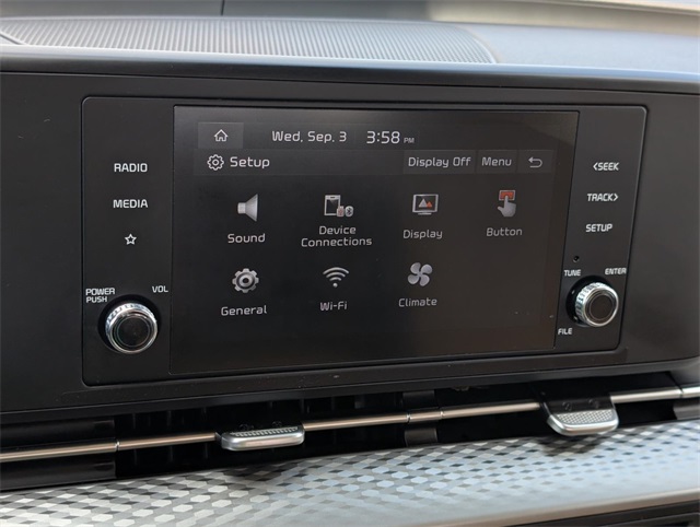 2024 Kia Carnival LX photo 14