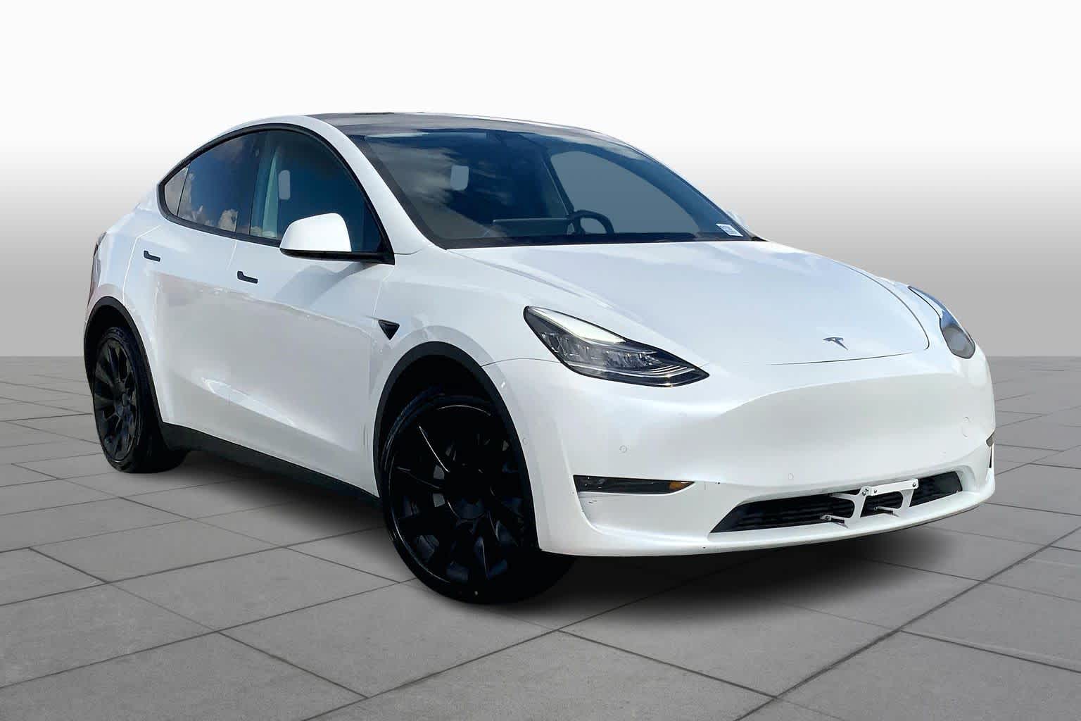 Used 2021 Tesla Model Y Long Range with VIN 5YJYGDEE6MF077036 for sale in Northfield, Minnesota
