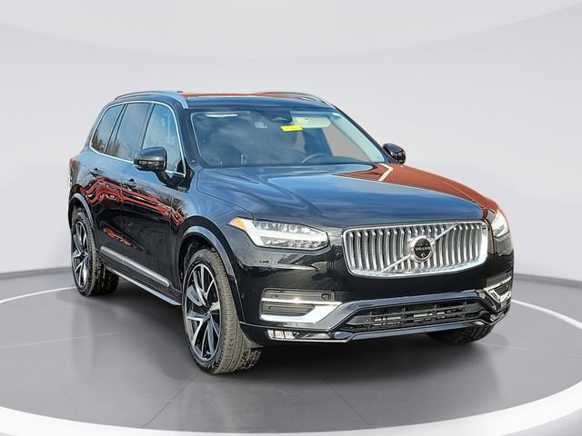 2023 Volvo XC90 Plus's photo