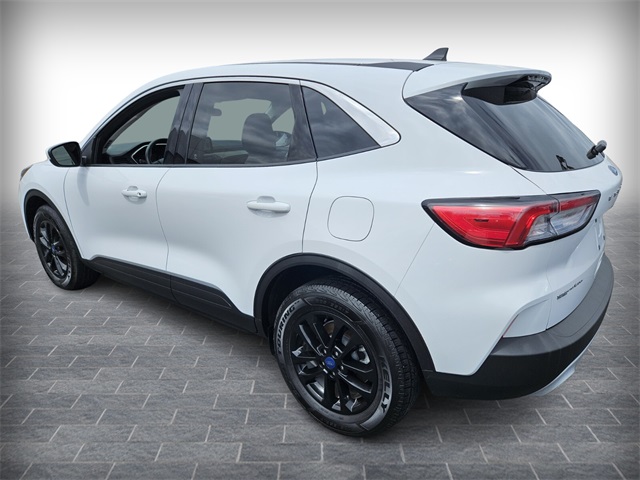 2021 Ford Escape Hybrid SE photo 3