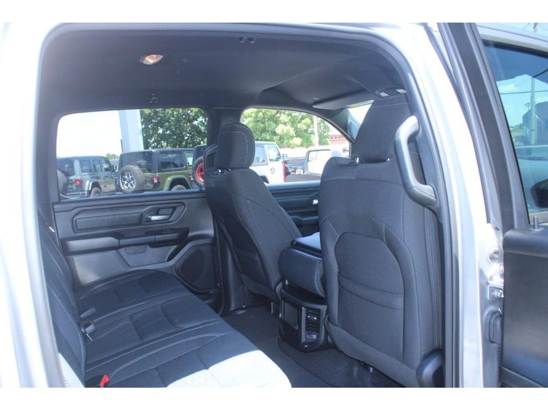 2025 Ram 1500 Tradesman photo 4