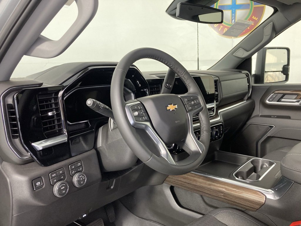 2026 Chevrolet Silverado 2500HD LT photo 13