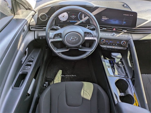2023 Hyundai Elantra SEL photo 14