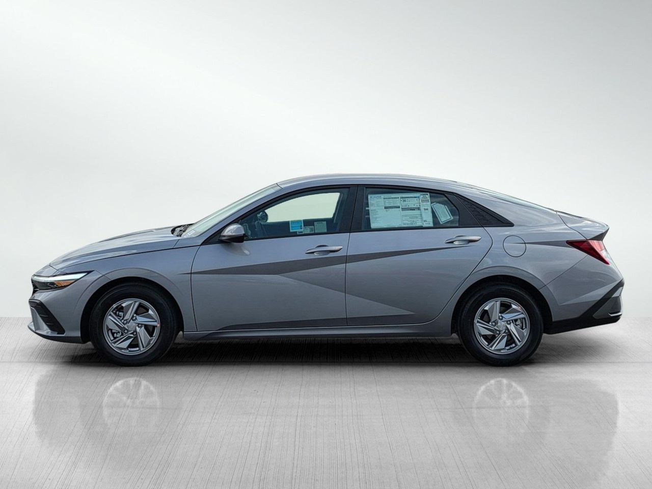 2025 Hyundai Elantra SE photo 4
