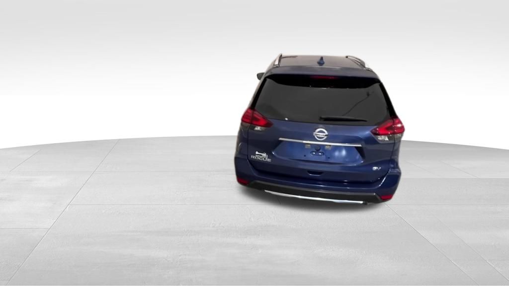 2017 Nissan Rogue SV photo 4