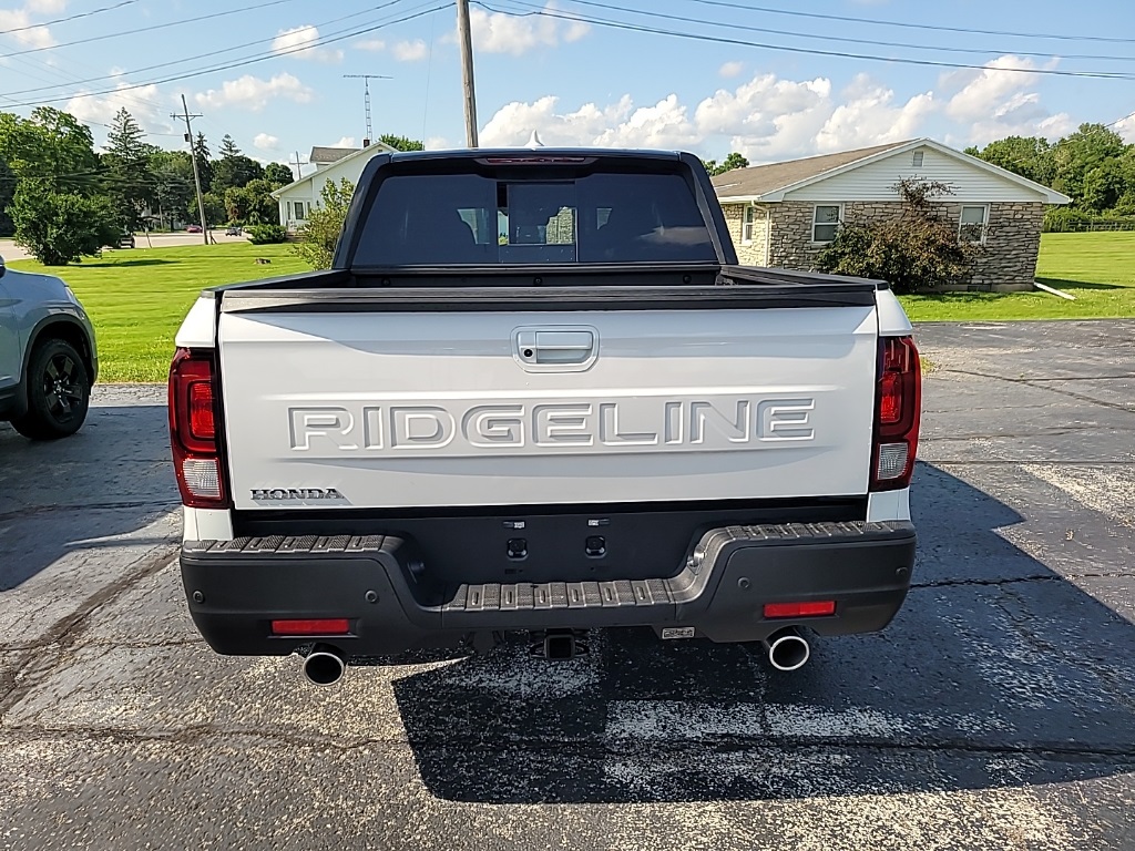 2025 Honda Ridgeline Black Edition photo 4
