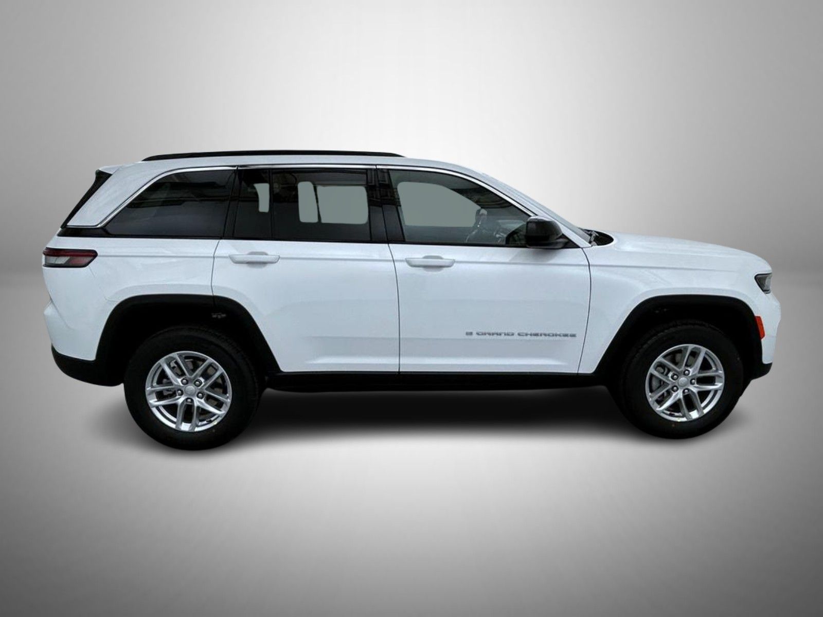 2025 Jeep Grand Cherokee Laredo X photo 2