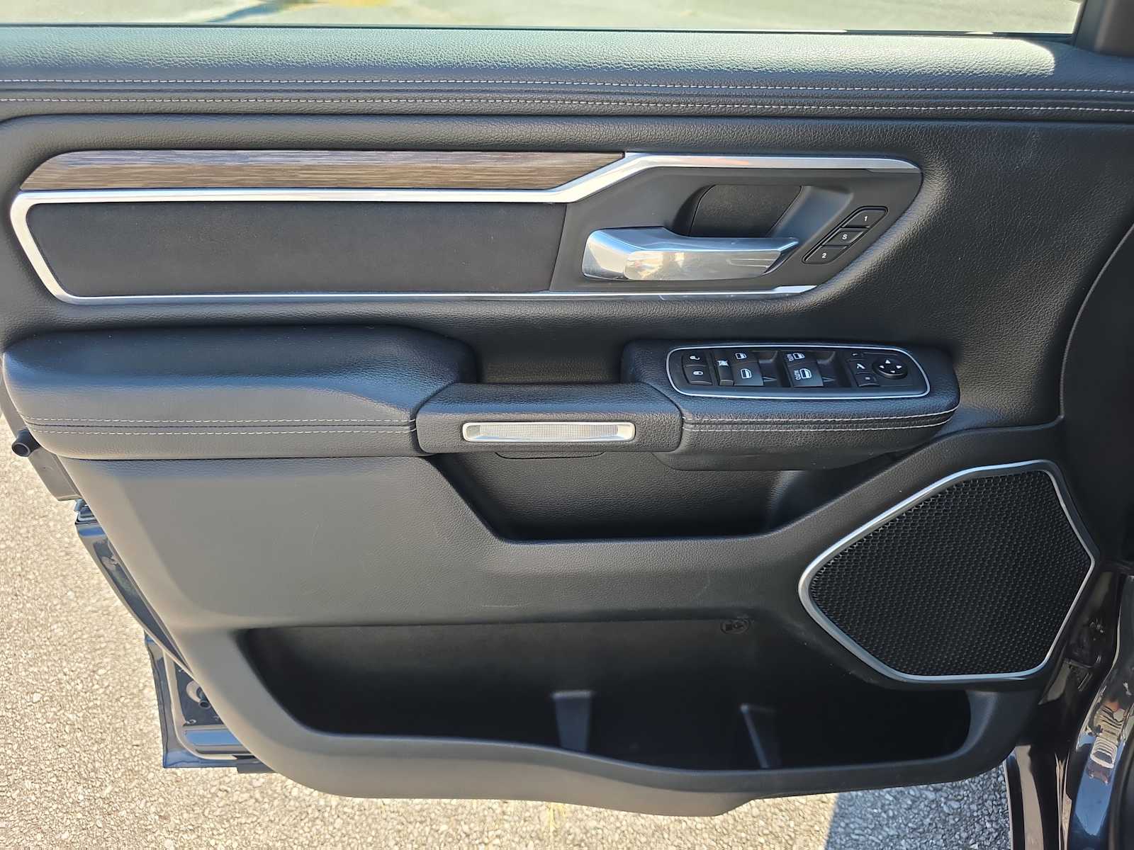 2020 Ram 1500 Laramie photo 27
