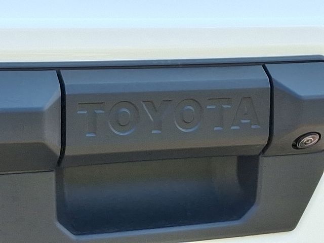 2025 Toyota Tacoma SR Double Cab photo 18