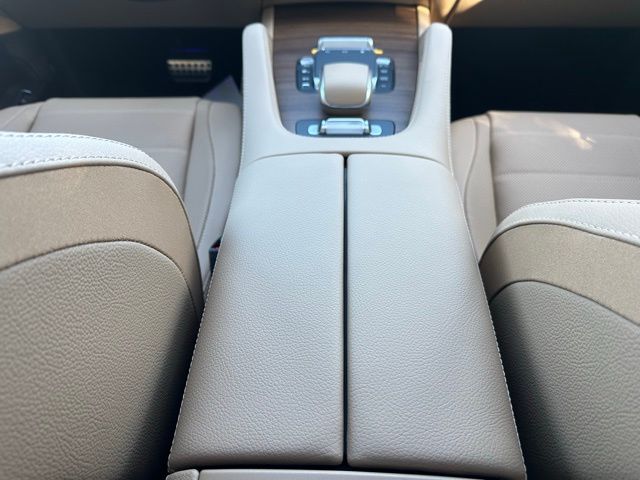 2026 Mercedes Benz GLS 450 4MATIC photo 36