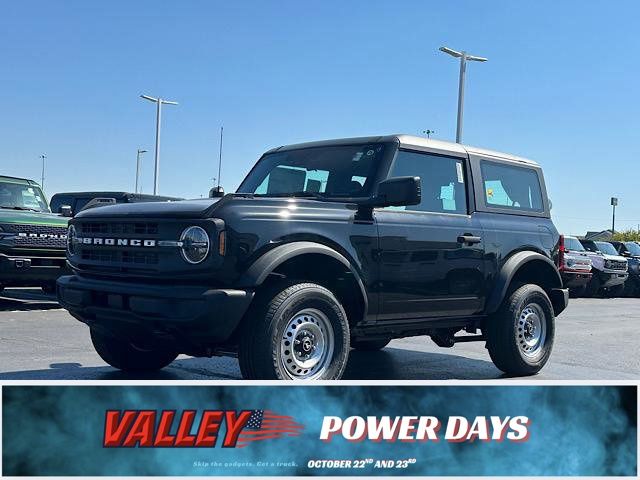 2025 Ford Bronco Base photo 3