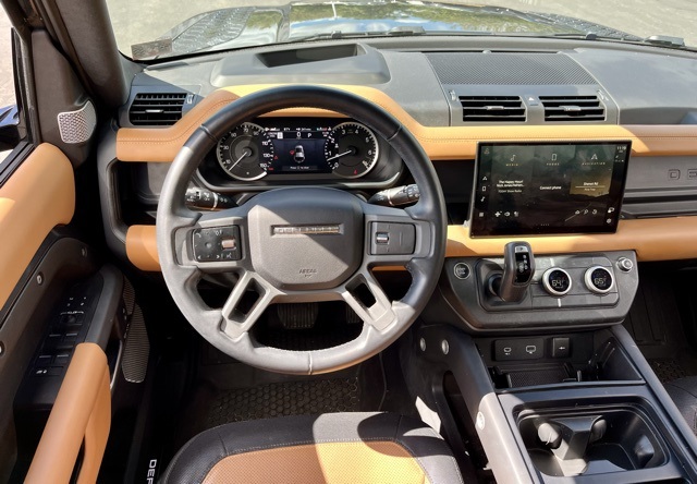 2023 Land Rover Defender 130 X-Dynamic SE photo 13