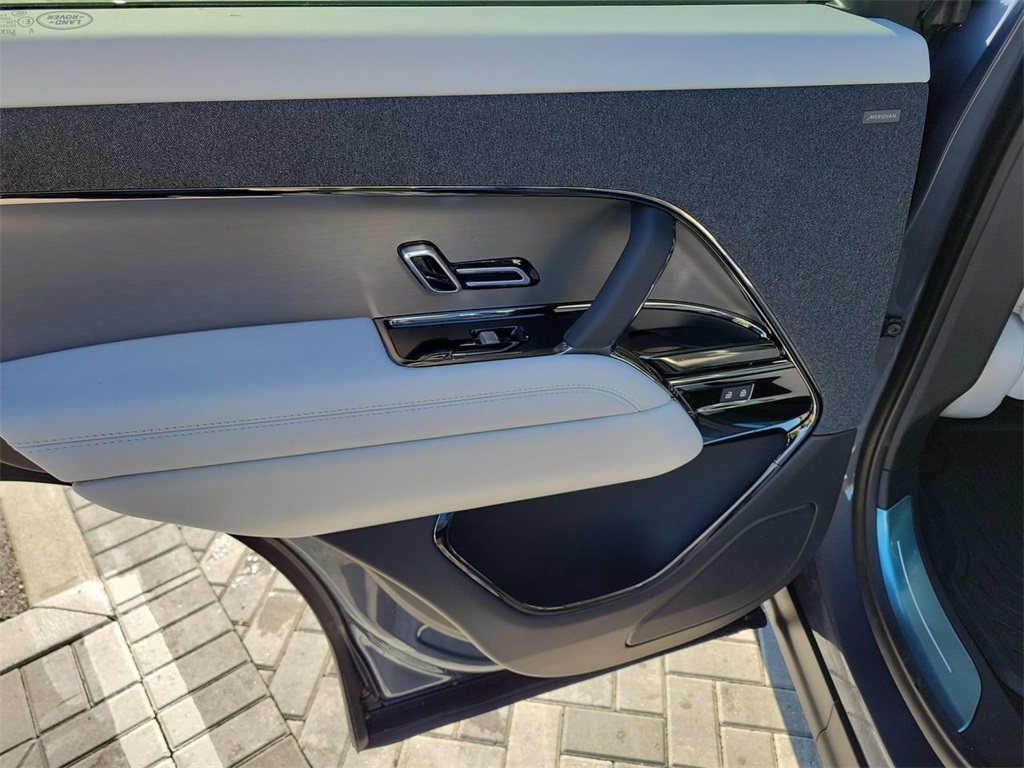 2025 Land Rover Range Rover Sport P360 S photo 19