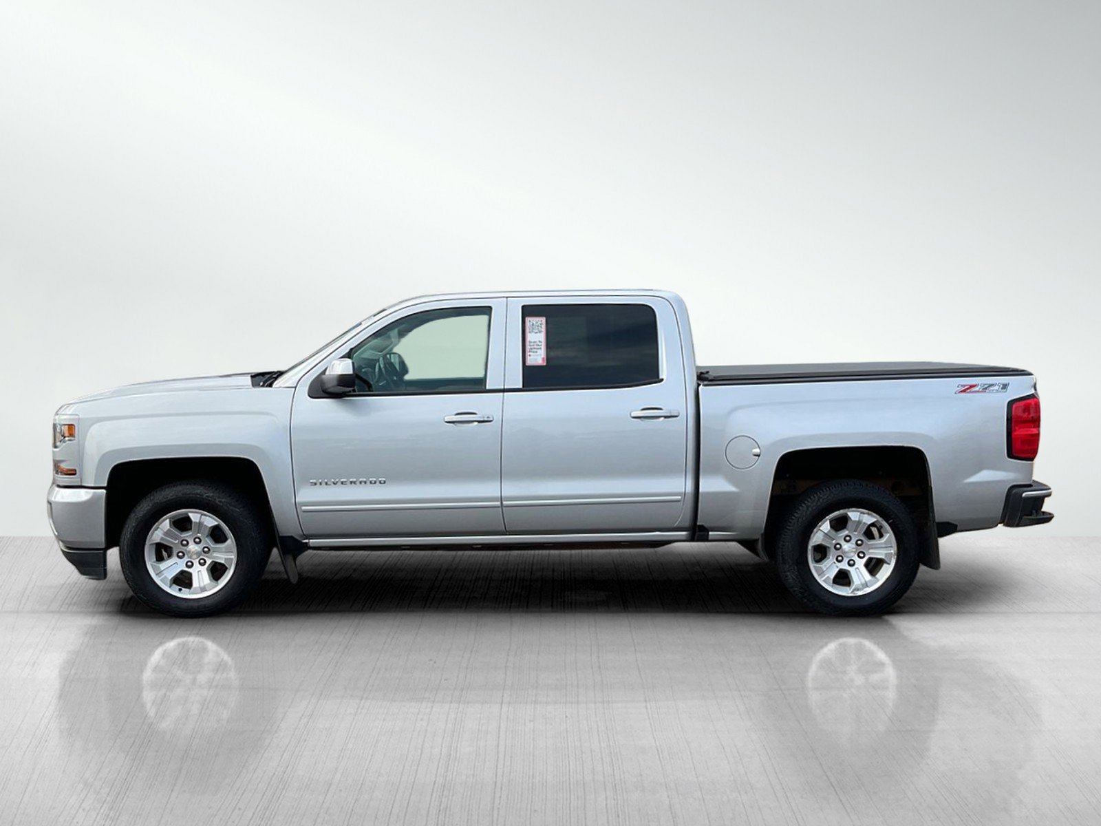 Used 2017 Chevrolet Silverado 1500 LT Z71 with VIN 3GCUKREC7HG512476 for sale in Brainerd, Minnesota