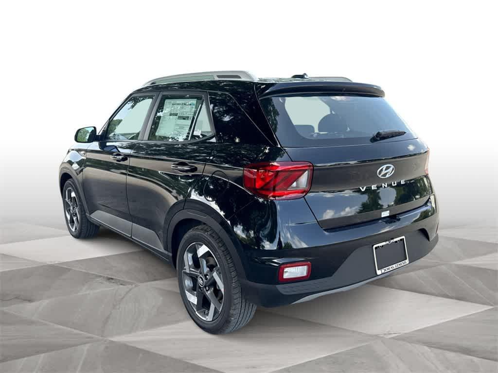 2025 Hyundai Venue SEL photo 3
